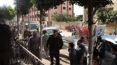 ضبط 5 متهمين من العناصر الخطرة بحوزتهم سلاح ومخدرات في كفر شكر (صور)