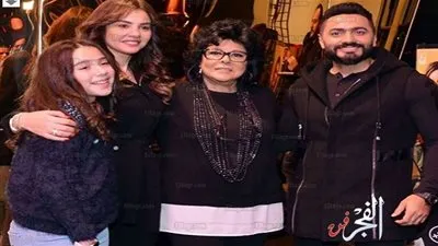 دينا فؤاد تهنئ تامر حسني على 