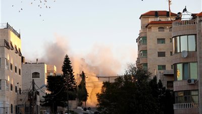 جيش الاحتلال يفجر منزل أسير فلسطيني في رام الله (فيديو)