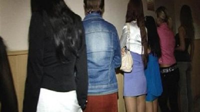 الليلة بـ5 آلاف جنيه.. تفاصيل سقوط شبكة 