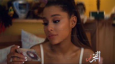 أريانا جراندي تواصل اكتساح يوتيوب بملايين المشاهدة لكليب أغنيتها الجديدة (فيديو)