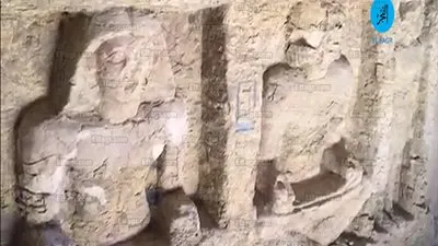 جولة داخل مقبرة 