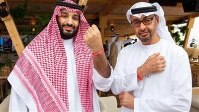 سر ظهور السوار الأحمر في يد محمد بن سلمان ومحمد بن زايد 