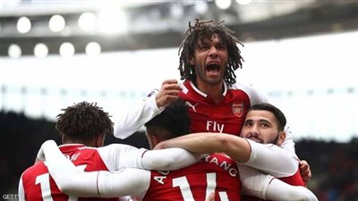 محمد النني على دكة بدلاء أرسنال أمام ساوثهامبتون