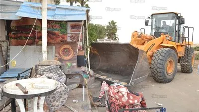 محافظ السويس يتابع أعمال رفع التراكمات والتعديات بمنطقة حوض الدرس (صور) 