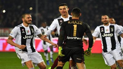 تعليق ناري من بالوتيلي على واقعة تعدي رونالدو على حارس تورينو