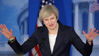 رئيسة وزراء بريطانيا تؤجل التصويت على 