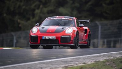 بورش 911 GT2 RS MR أسرع سيارة قانونية على النوبورجرينج!