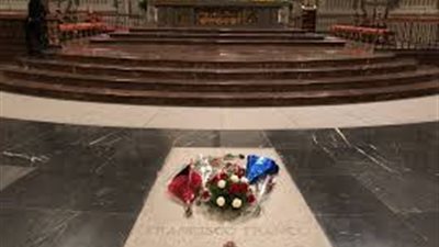 المحكمة العليا الإسبانية ترفض مطالب وقف استخراج رفات فرانكو من نصب تذكارى