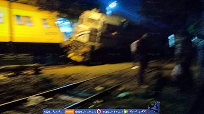 عاجل.. اصطدام جرار قطار بأخر في مخازن السكة الحديد بطنطا (صور)