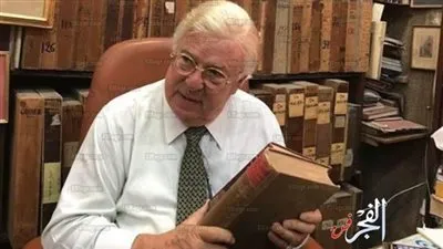 التفاصيل الكاملة للصراع على مكتبة 