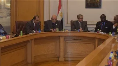 وفد ليبيري يزور غرفة القاهرة لبحث زيادة التبادل التجاري والاستثماري   