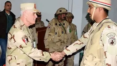 رئيس الأركان يشهد المرحلة الرئيسية لمشروع مراكز القيادة والمشروع التكتيكي بجنود (إعصار- 56)