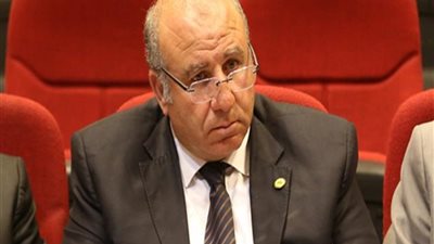 برلماني عن تأثير إغلاق المحال التجارية على السياحة: 