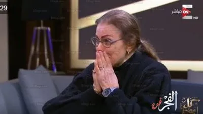 شاهد.. شقيقة حسن كامي تنهار من البكاء على الهواء!