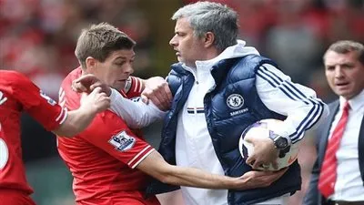 جيرارد يتضامن مع جوزيه مورينيو في مانشستر يونايتد