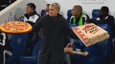 بيتزا هت: جوزيه مورينيو يصلح رئيسا للطباخين (صورة)