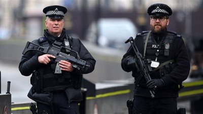 عاجل.. طعن 3 أشخاص داخل أحد المراكز الطبية في لندن