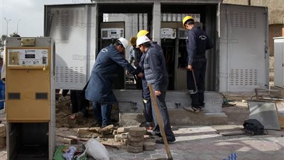 عاجل.. نشوف حريق ضخم بمحول كهرباء بميناء دمياط 