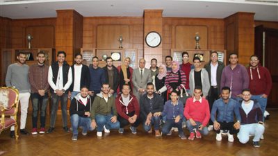 رئيس جامعة كفرالشيخ يبحث استعدادات أسبوع شباب الجامعات مع طلاب الاتحاد (صور)