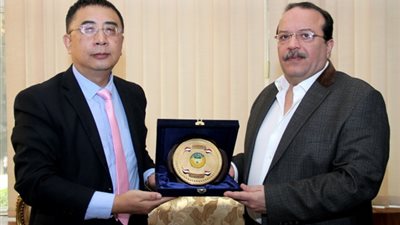 رئيس جامعة طنطا يبحث سبل التعاون مع جامعة جيتشي الصينية (صور)