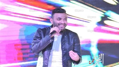 الانتهاء من تسجيل أغنية 