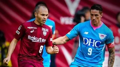 إنييستا وتوريس يجذبان جمهور اليابان للملاعب مرة أخرى