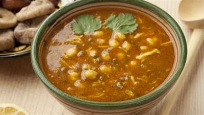 من المطبخ المغربي.. حضري شوربة الحريرة اللذيذة 