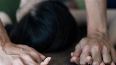 دخل المشرحة بدافع السرقة.. شاب يمارس الجنس مع جثة فتاة