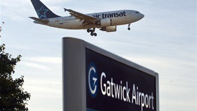 قناصة ومروحية بحثاً عن مشغلي طائرات دون طيار في مطار جاتويك البريطاني