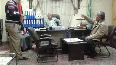 وكيل رياضة القليوبية: نسعى لحل أزمة تسريب مياه الصرف لملعب طحانوب (صور)