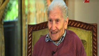 نجلة شقيقة أول مصرية متخصصة في الذرة: 