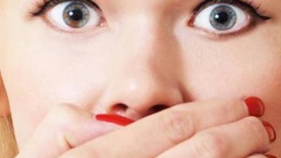 أسباب خروج الدم من الفم وطرق العلاج