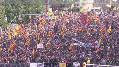 تظاهرات حاشدة في برشلونة.. و