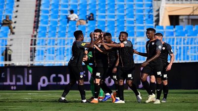 الشباب يسحق الباطن في الدوري السعودي