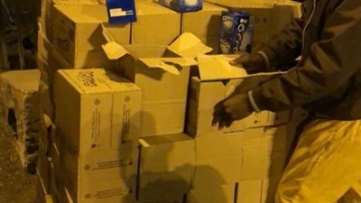 ضبط أكثر من 700 صنف غذائي فاسد على متن مركبة بأبها