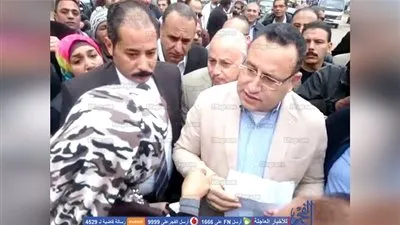 شاهد.. سيدة تستغيث بمحافظ الإسكندرية: 