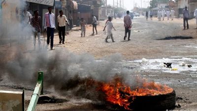 السودان.. هل أقال البشير مدير الاتصالات بسبب رفض قطع الإنترنت؟