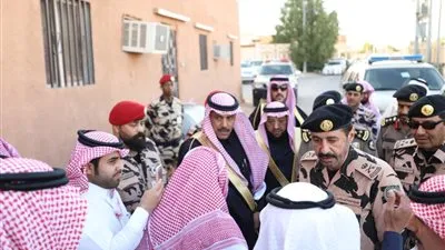 وزير الداخلية يواسي أسرة 