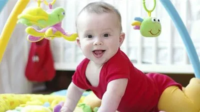 تعرفي على مظاهر نمو الطفل في الشهر السادس