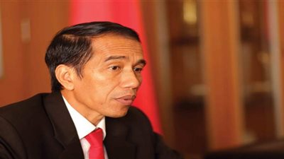 الرئيس الإندونيسي يأمر الوكالات الحكومية بسرعة التعامل مع كارثة تسونامي