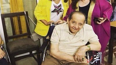 النجوم يحتفلون بعيد ميلاد جورج سيدهم.. وسمير غانم يروي سر مرضه 