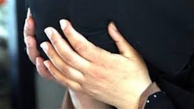 ضبط سيدة لسرقتها حقائب السيدات من داخل المستشفيات بالنزهة