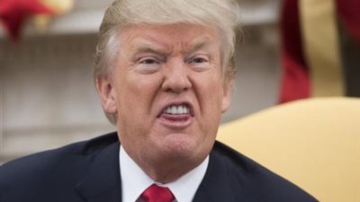 ردود فعل ساخرة على إلغاء ترامب رحلته إلى فلوريدا