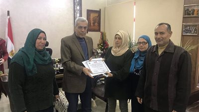 وكيل تعليم القليوبية يكرم إدارة المشاركة المجتمعية