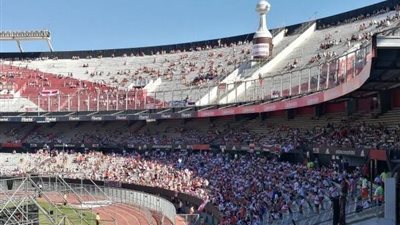 جماهير ريفر بليت تستقبل فريقها للاحتفال بلقب الليبرتادوريس (صورة)