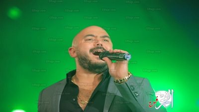 العسيلي والشو الروسي يشعلون أولى حفلات الكريسماس بمصر الجديدة (صور)