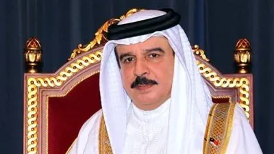ملك البحرين يعزي خادم الحرمين في وفاة الأمير طلال