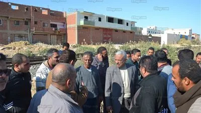 محافظ السويس يكلف باستمرار شفط المياه المتراكمة في منطقة البطراوي (صور) 