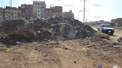 محافظ السويس: رفع التراكمات ومخلفات المباني من جميع مناطق الأحياء (صور)